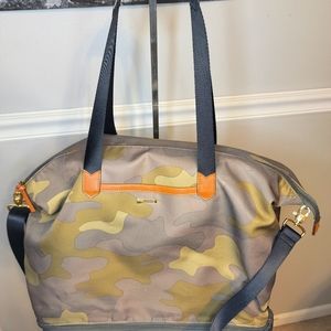 Stella & Dot camo bag with zip bottom compartment
